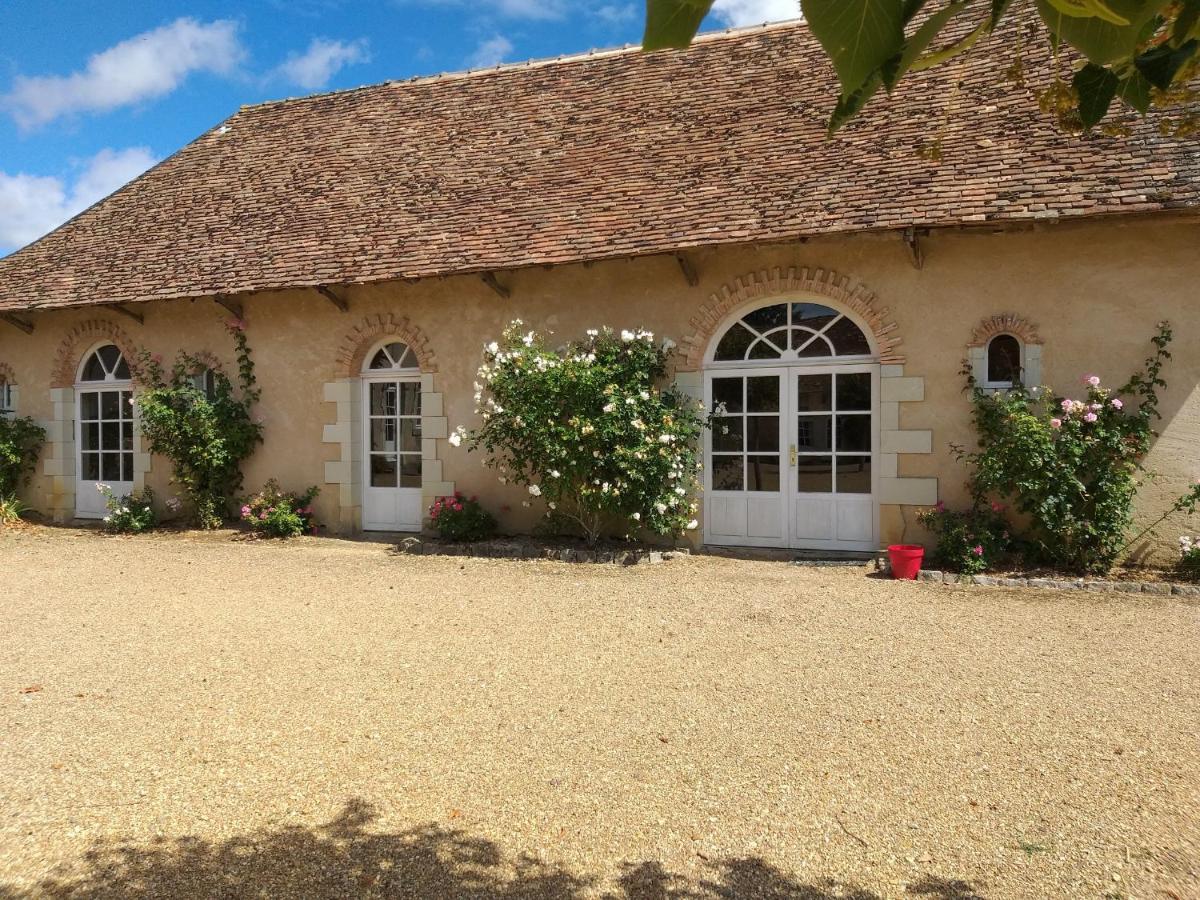 Hotel Haras De La Potardiere Crosmieres Exterior photo